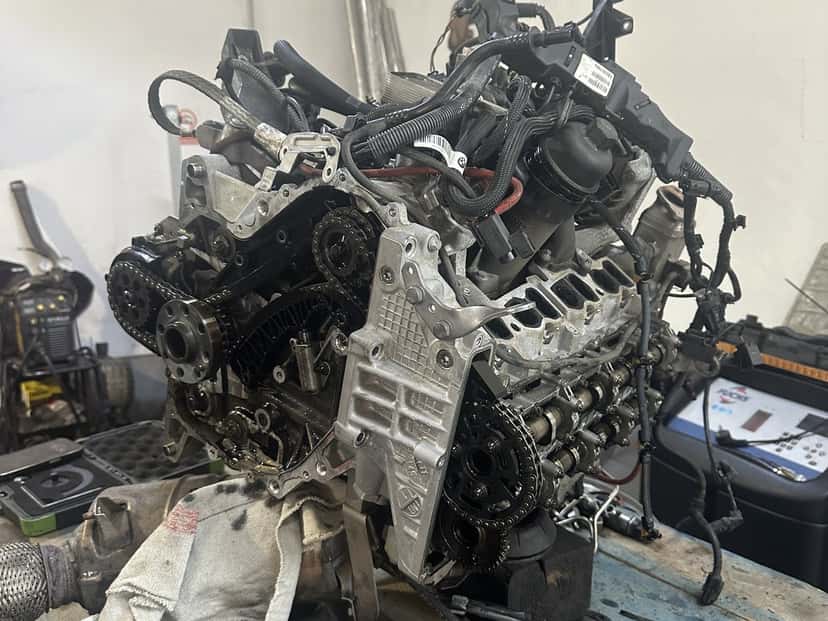 Volkswagen în atelierul CDC Service Auto, Voluntari