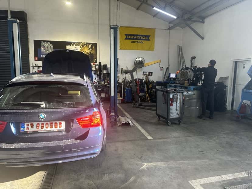 Volkswagen în atelierul CDC Service Auto, Voluntari